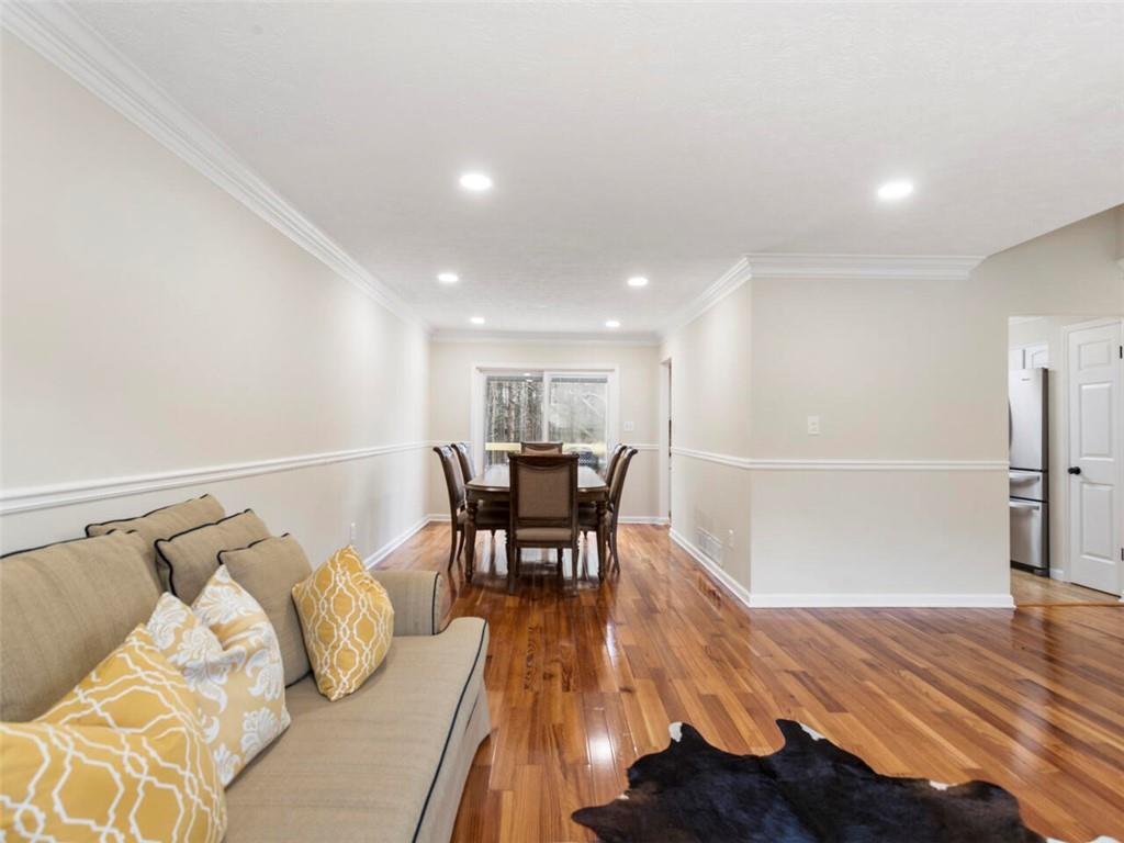 595 Creekwood Crossing