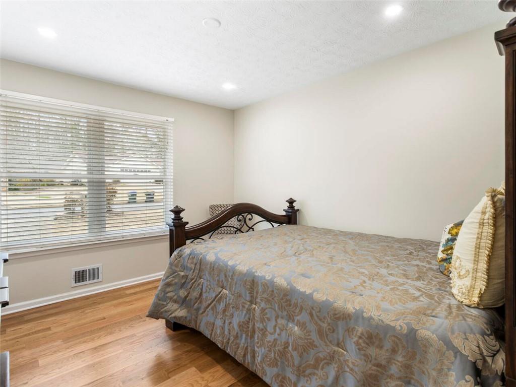 595 Creekwood Crossing