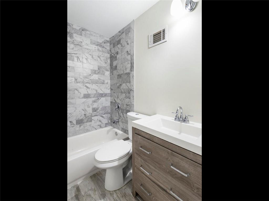 595 Creekwood Crossing