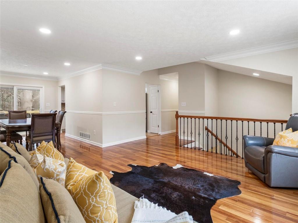 595 Creekwood Crossing