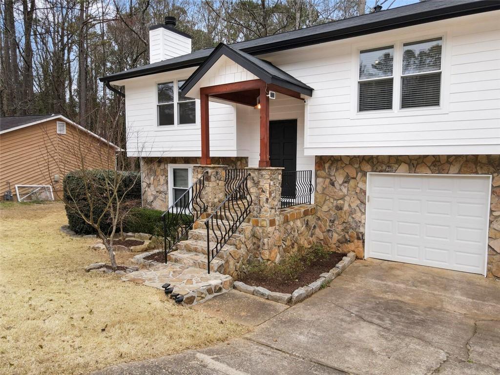 595 Creekwood Crossing