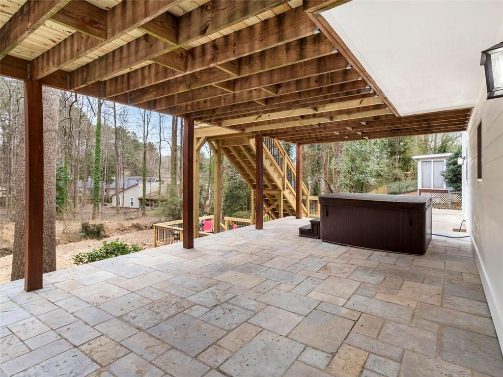 595 Creekwood Crossing