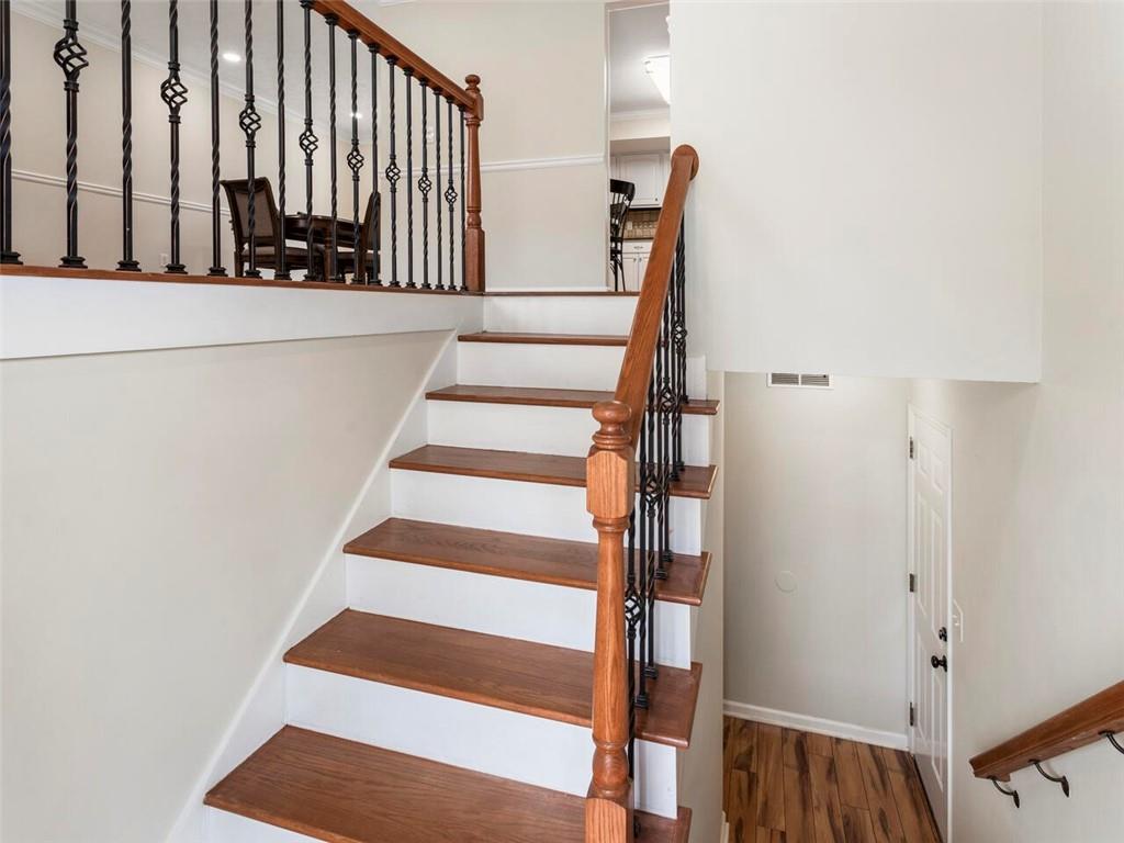 595 Creekwood Crossing