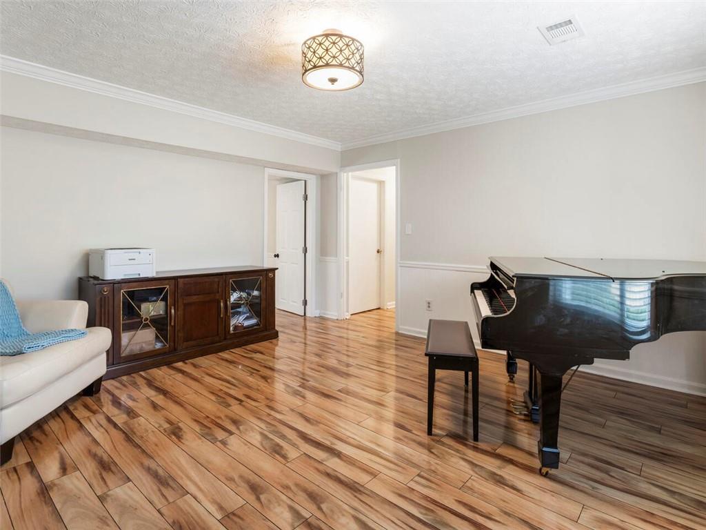 595 Creekwood Crossing