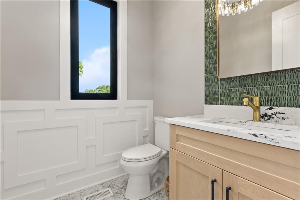 535 River Estates Parkway