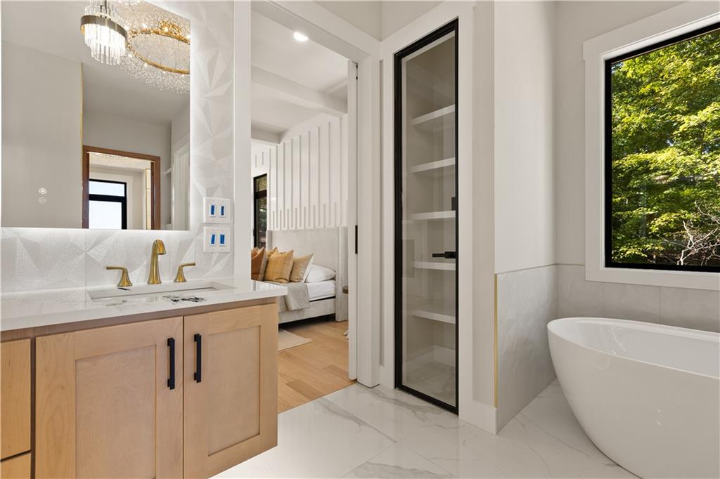 535 River Estates Parkway