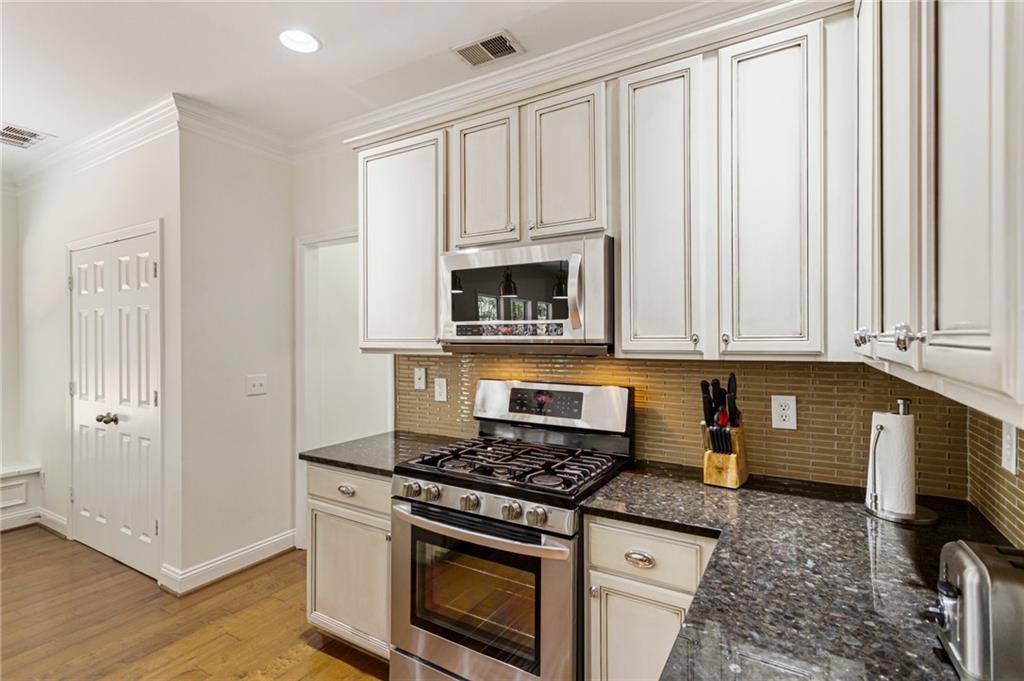 5184 Silhouette Lane SW