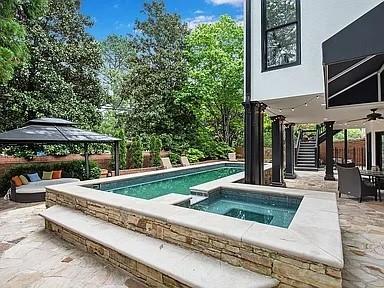 220 WINDSOR GATE Cove NE