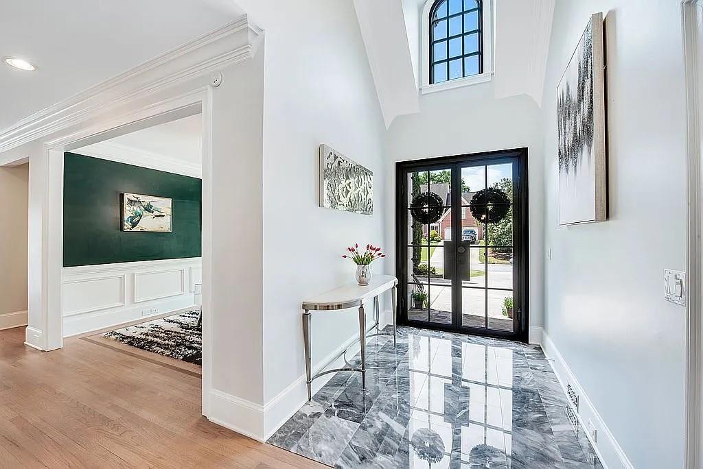 220 WINDSOR GATE Cove NE