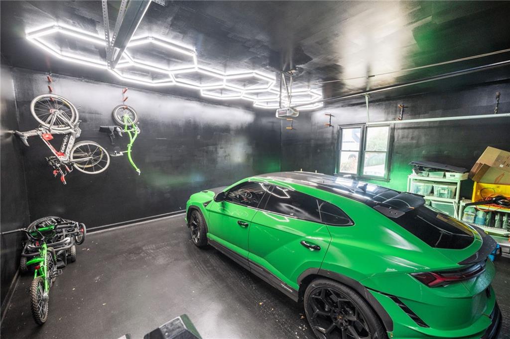 220 WINDSOR GATE Cove NE