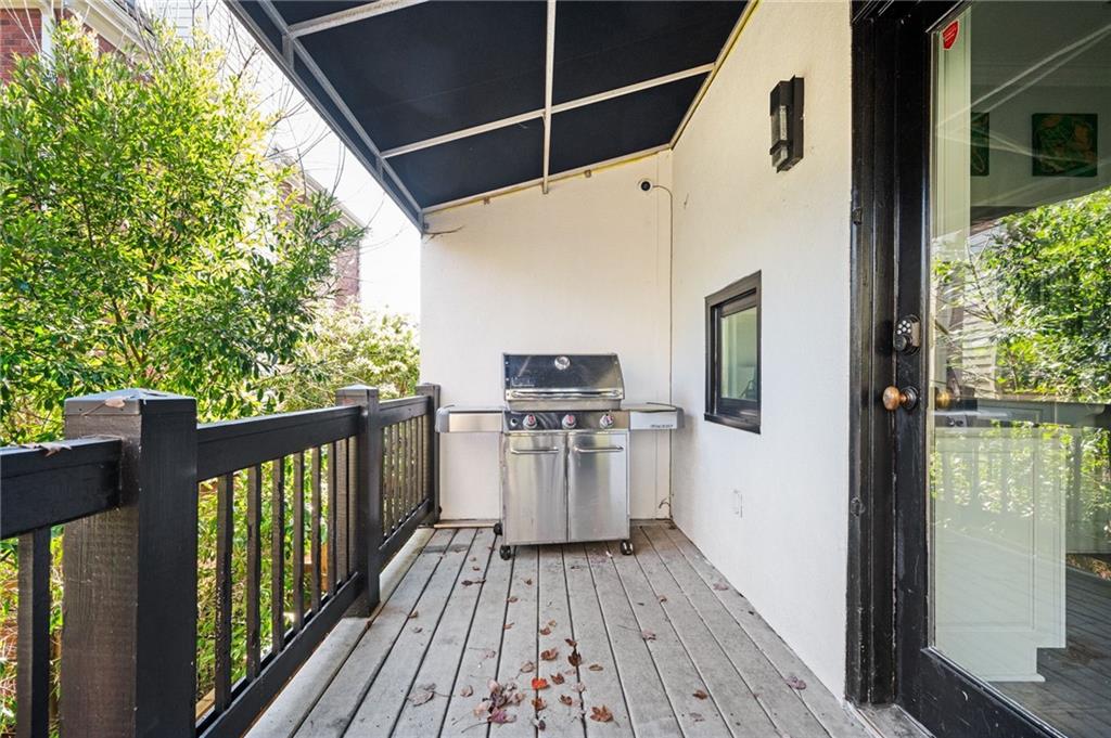 220 WINDSOR GATE Cove NE