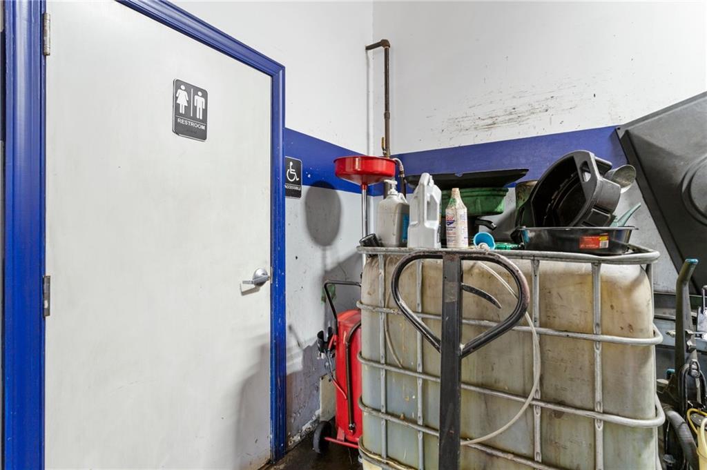 135 Mansell Place Unit 301