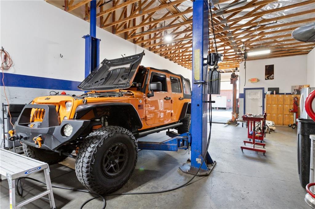 135 Mansell Place Unit 301