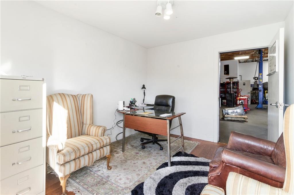 135 Mansell Place Unit 301