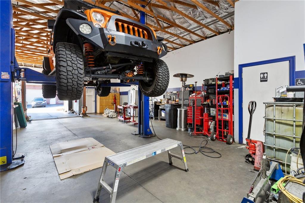 135 Mansell Place Unit 301