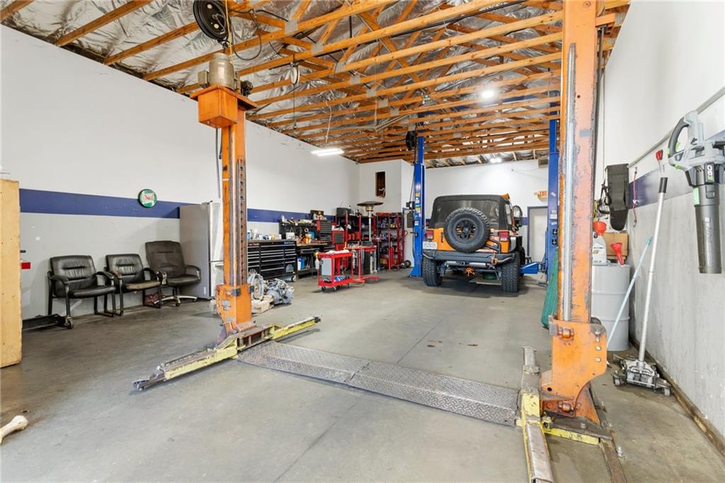 135 Mansell Place Unit 301