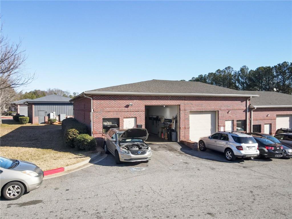 135 Mansell Place Unit 301