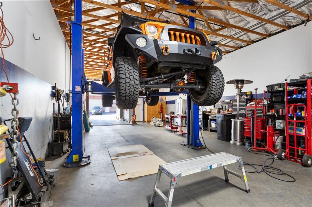 135 Mansell Place Unit 301