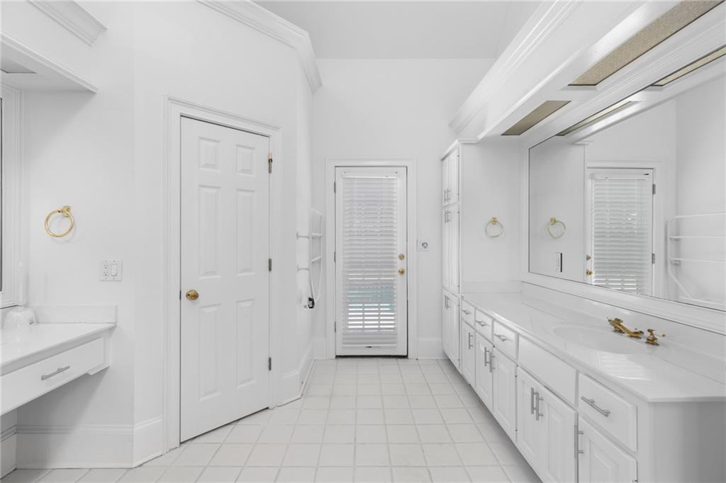 9165 Tuckerbrook Lane