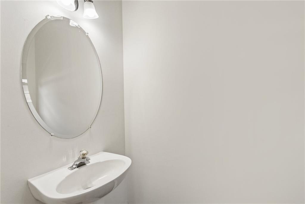 209 Courtland Oaks Drive SW