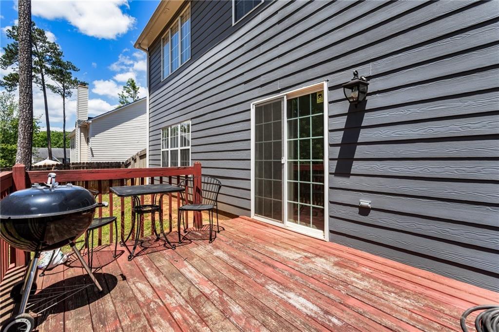 209 Courtland Oaks Drive SW