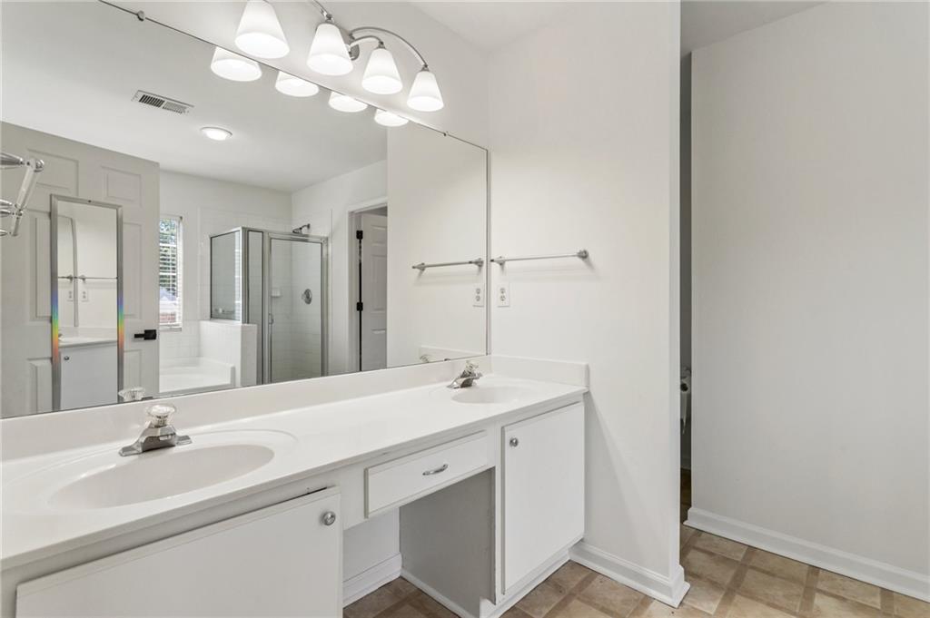 209 Courtland Oaks Drive SW