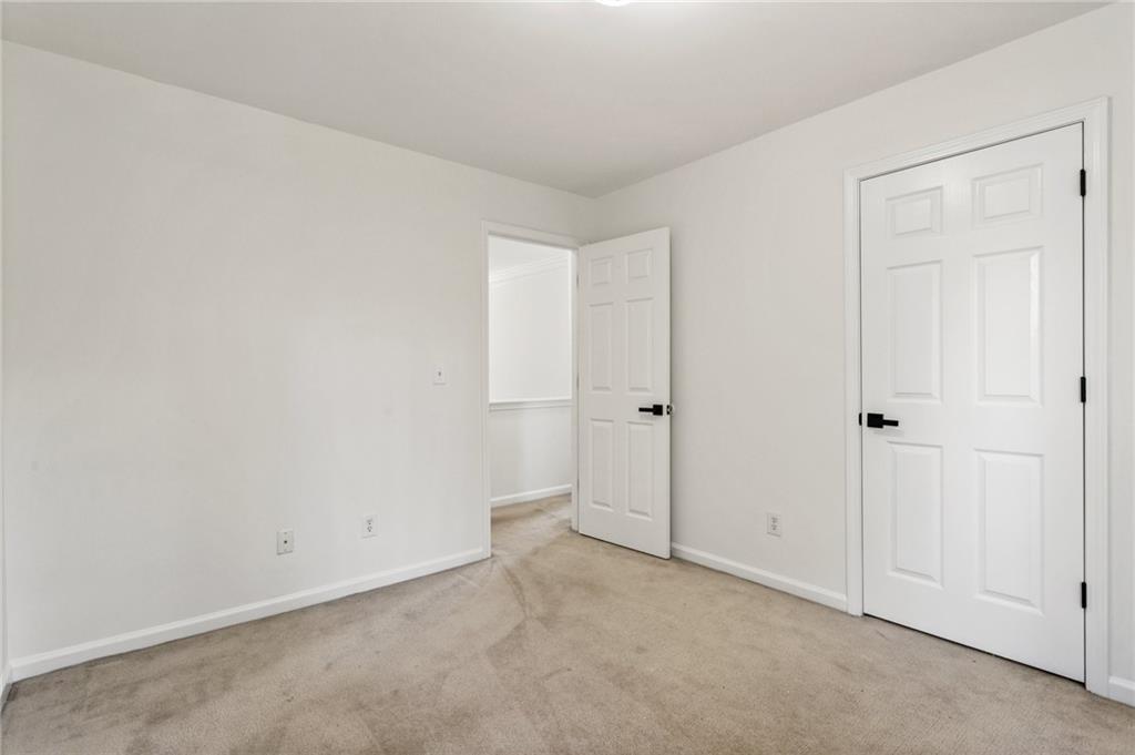 209 Courtland Oaks Drive SW