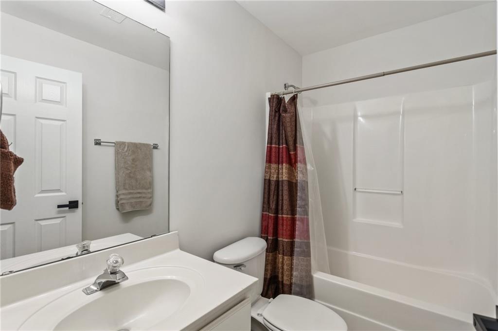 209 Courtland Oaks Drive SW