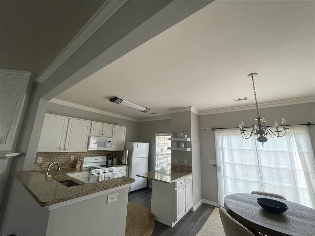 1006 Prestwyck Court