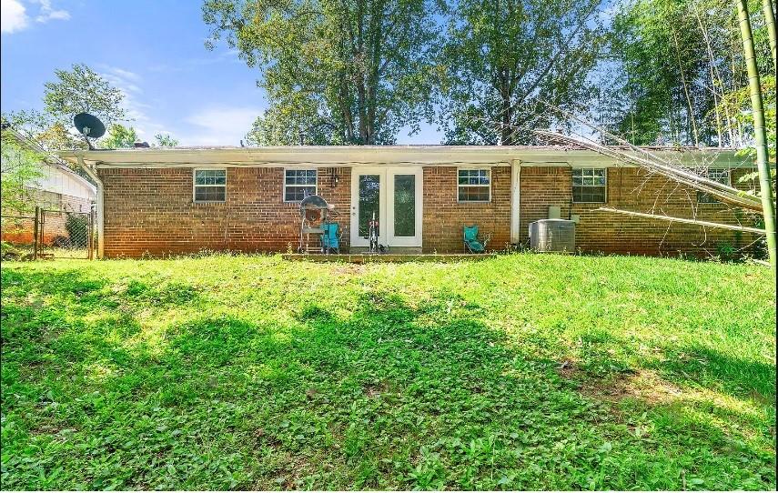 2830 Knollview Drive