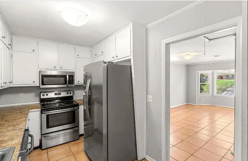 2830 Knollview Drive