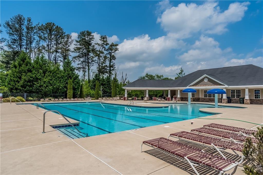 3945 Pointe Vecchio Circle