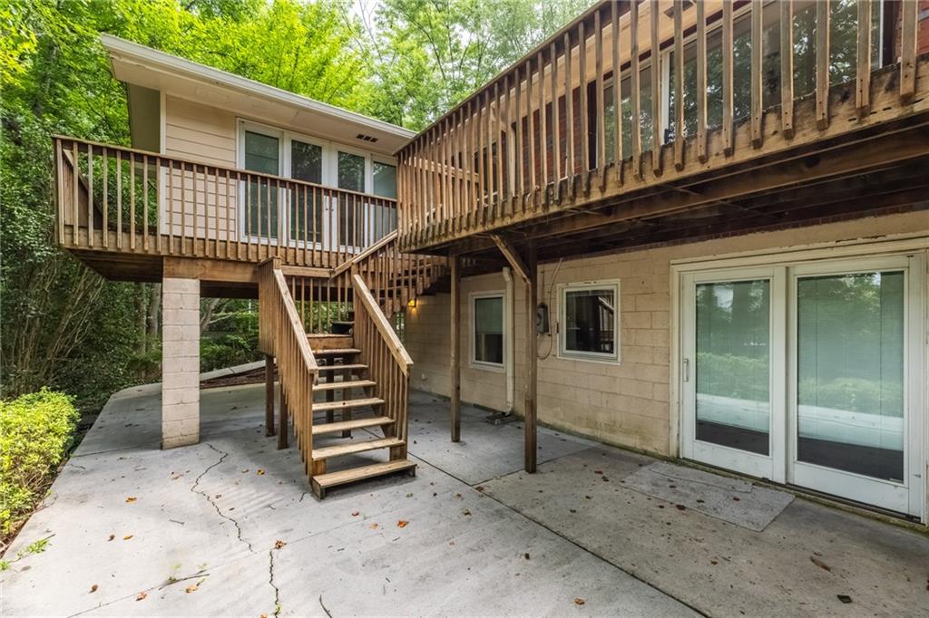 1102 Rogeretta Drive NE