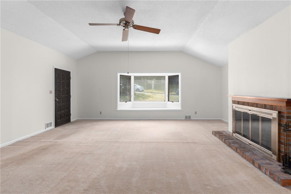 1102 Rogeretta Drive NE