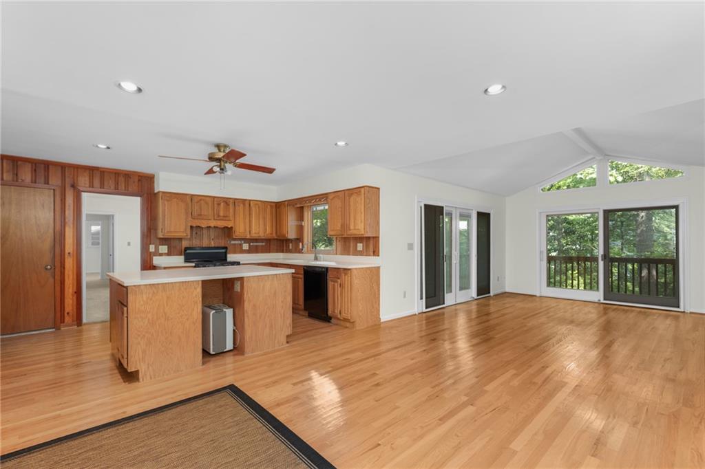 1102 Rogeretta Drive NE