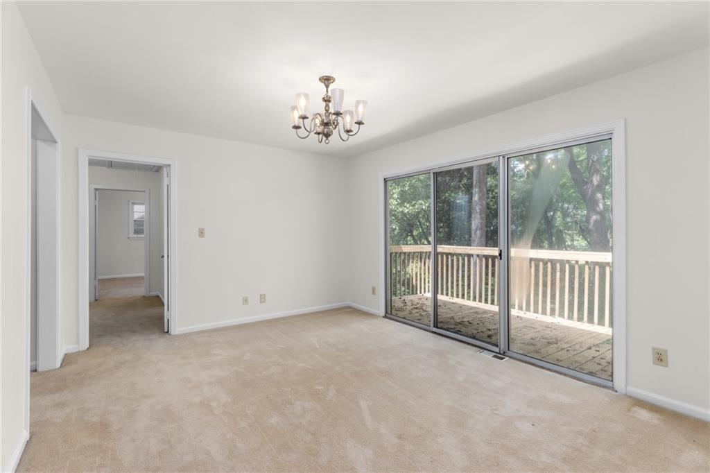 1102 Rogeretta Drive NE