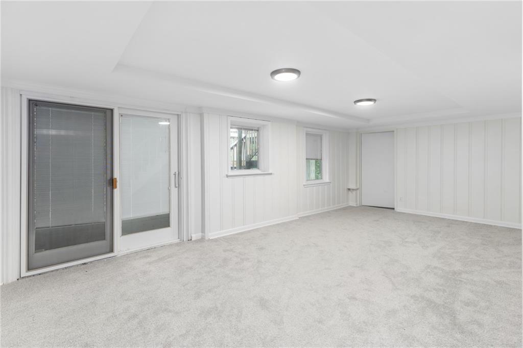 1102 Rogeretta Drive NE