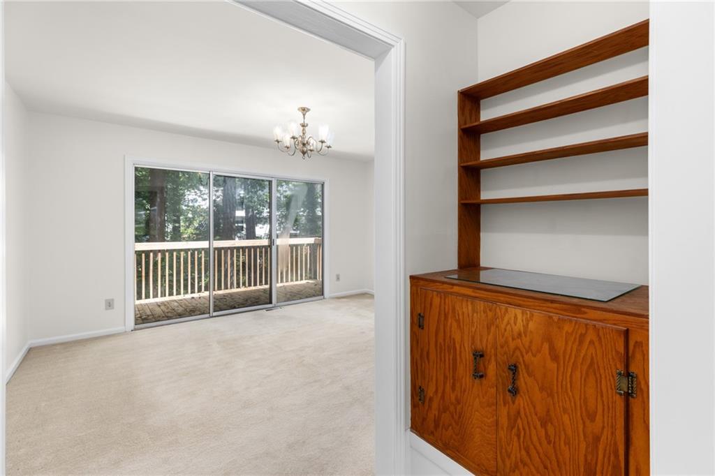 1102 Rogeretta Drive NE