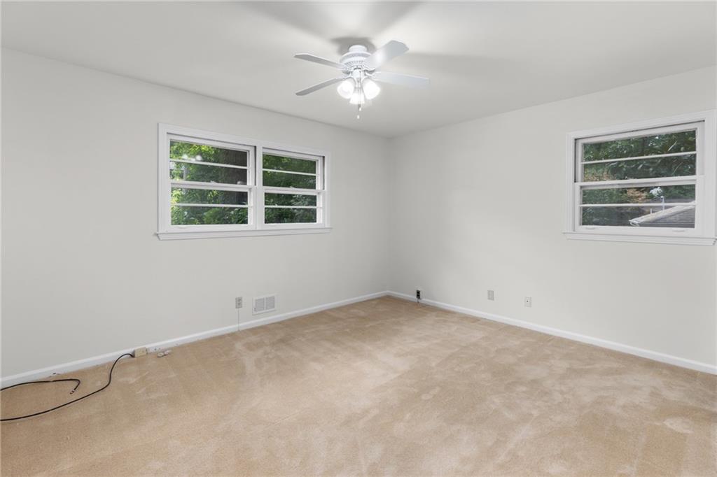 1102 Rogeretta Drive NE