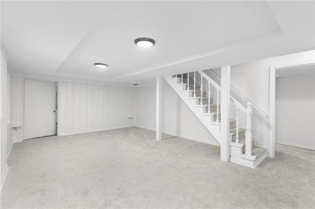 1102 Rogeretta Drive NE