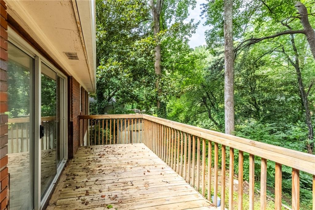 1102 Rogeretta Drive NE