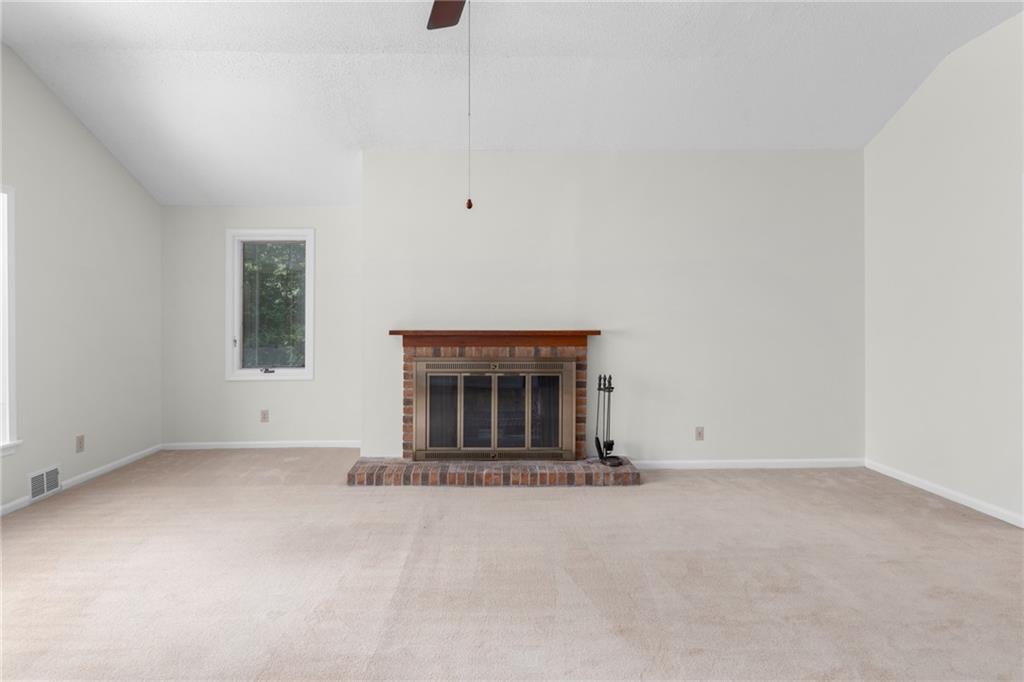 1102 Rogeretta Drive NE