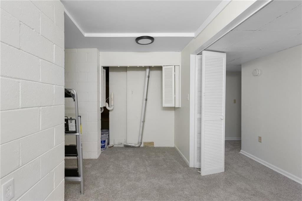 1102 Rogeretta Drive NE