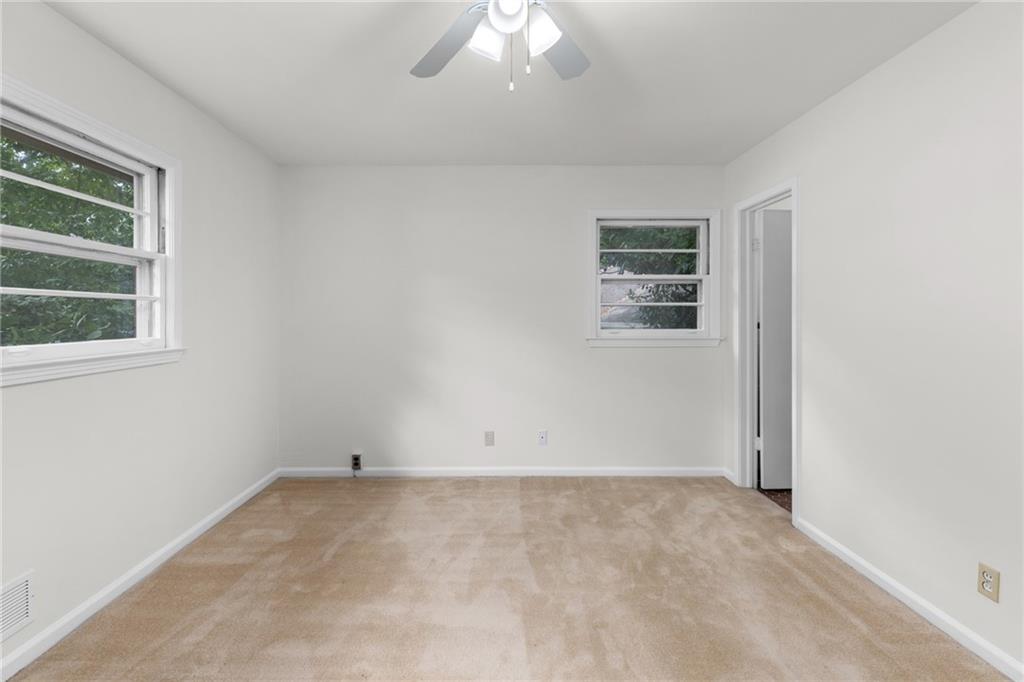 1102 Rogeretta Drive NE