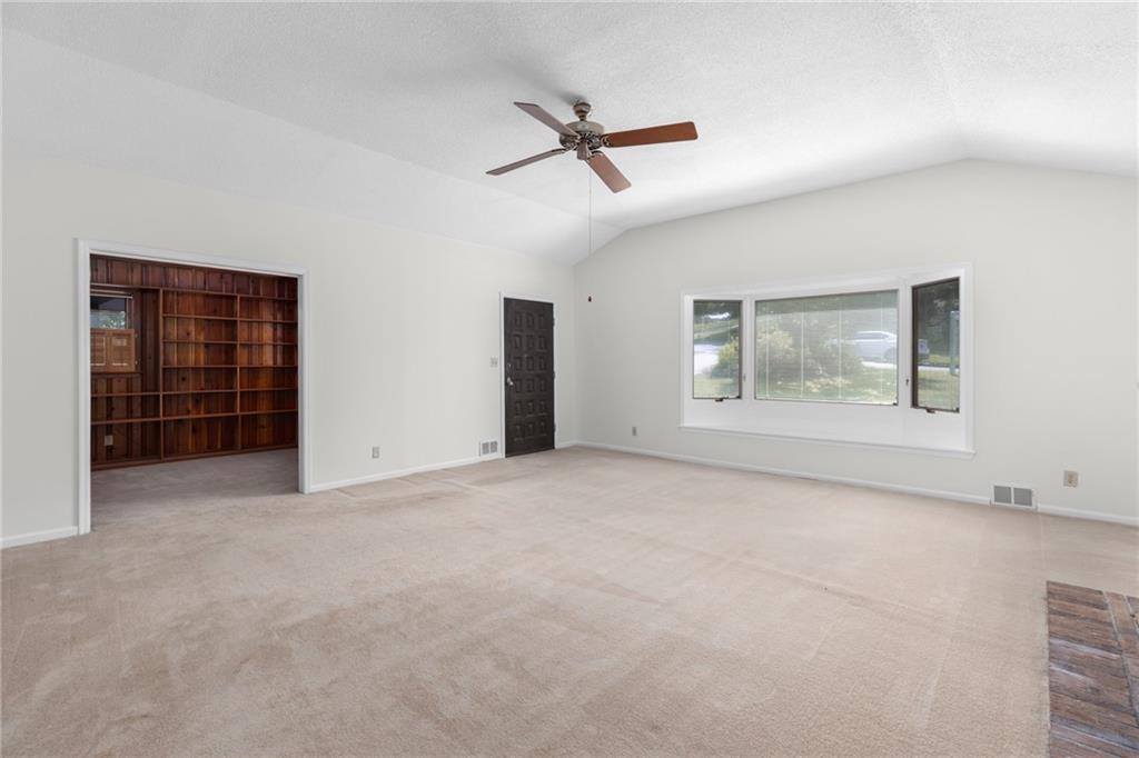 1102 Rogeretta Drive NE