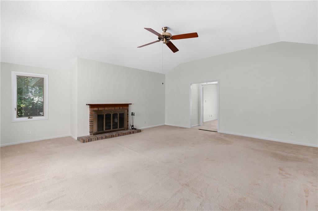 1102 Rogeretta Drive NE