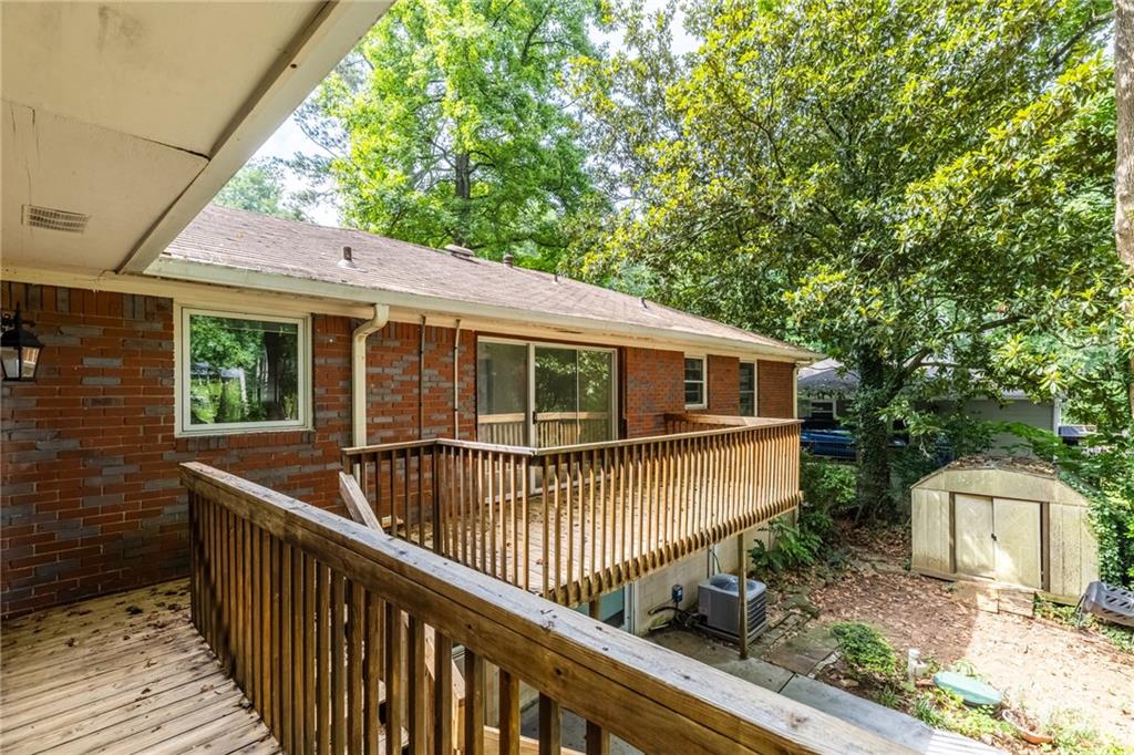 1102 Rogeretta Drive NE