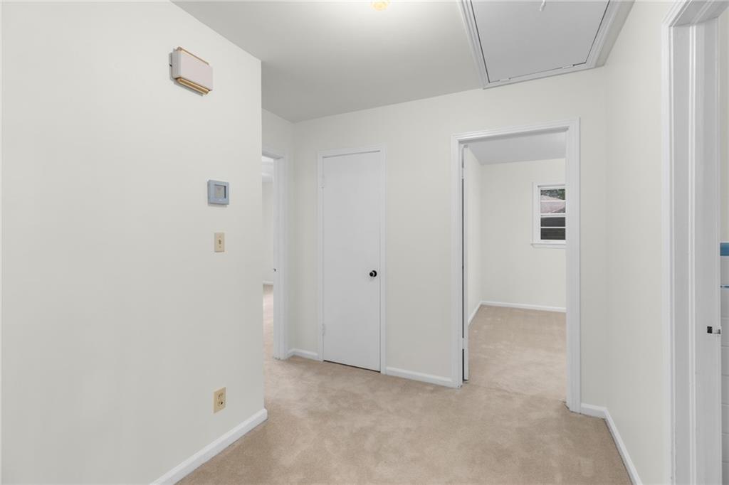 1102 Rogeretta Drive NE