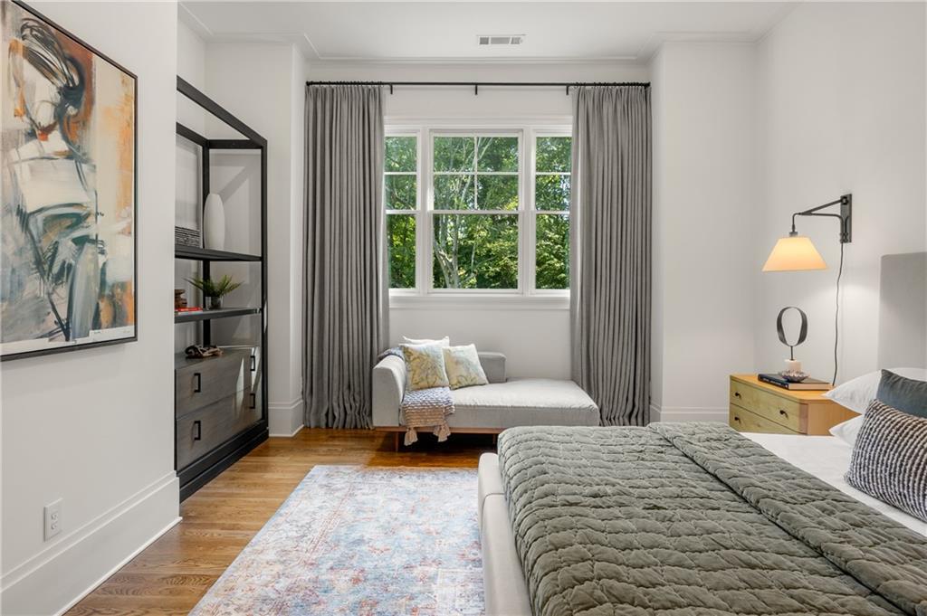 803 Courtenay Drive NE