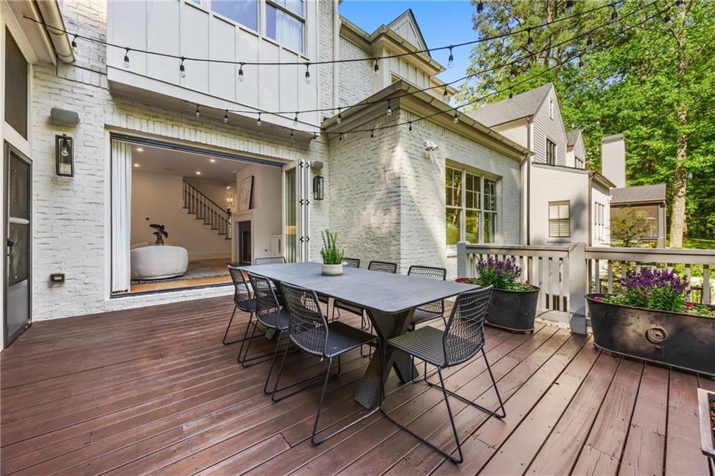 803 Courtenay Drive NE